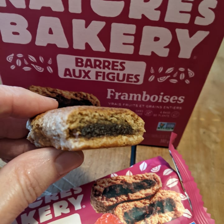 photo of Nature's Bakery Fig Bar Raspberry shared by @jacintavegangal12 on  25 Dec 2022 - review