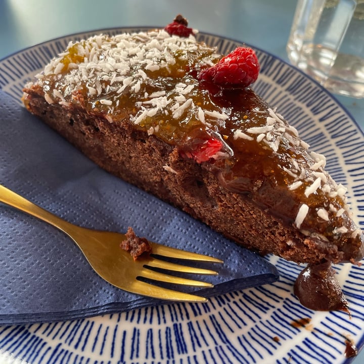 photo of Ziga Bar torta vegana al cioccolato con fichi, lampone e cocco shared by @misscyanide on  25 Apr 2023 - review