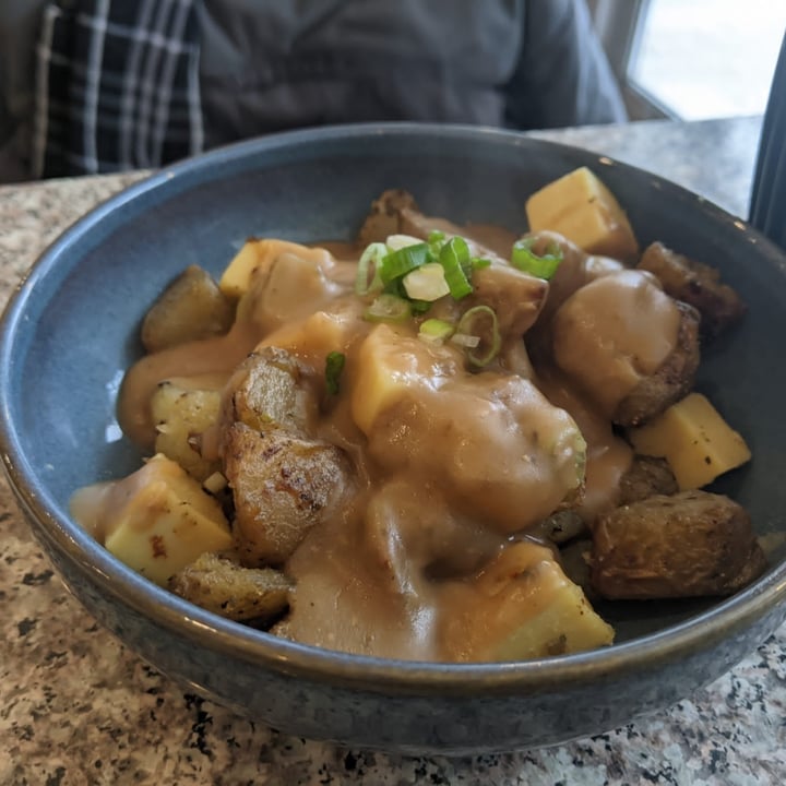 photo of le 5e Poutine shared by @victormarsik on  01 Feb 2023 - review