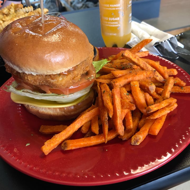 photo of James & Jo Cafe Chick’n Sandwich shared by @reywatson on  30 Jun 2023 - review