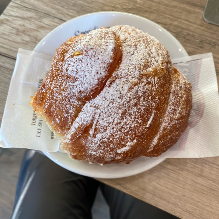 photo of Pasticceria Rossano Camaiore. Sede Unica! brioche marmellata shared by @noemiyazz on  31 Jan 2023 - review