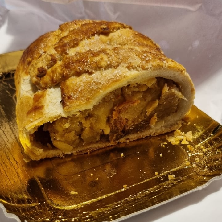 photo of Trattoria Cimbra Strudel Di Mele shared by @fraveg on  31 Jul 2023 - review