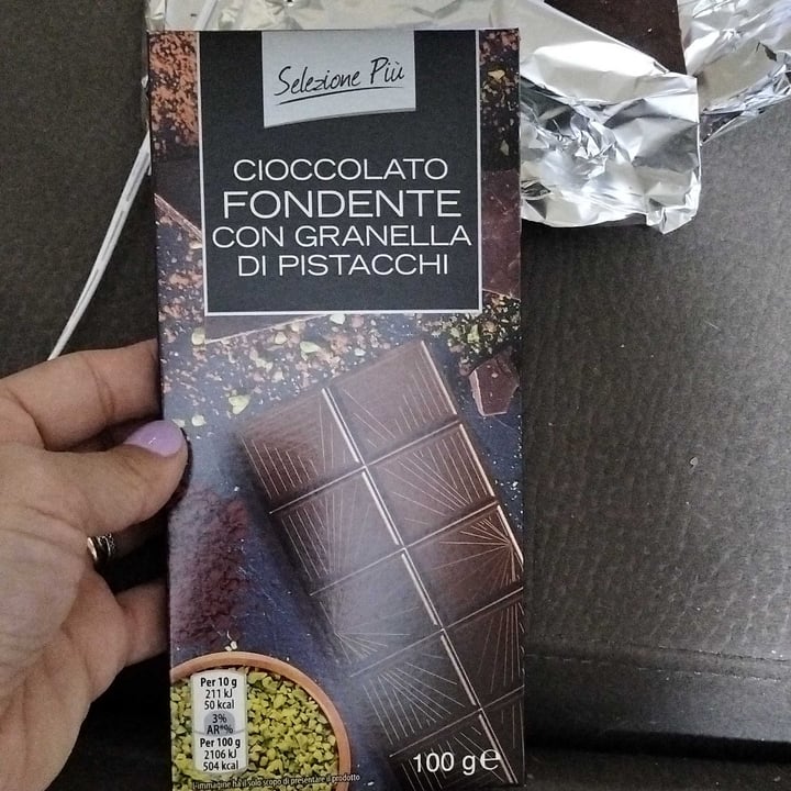 photo of Selezione Più In's Cioccolato Fondente con granella di Pistacchi shared by @lucianar on  03 Apr 2023 - review
