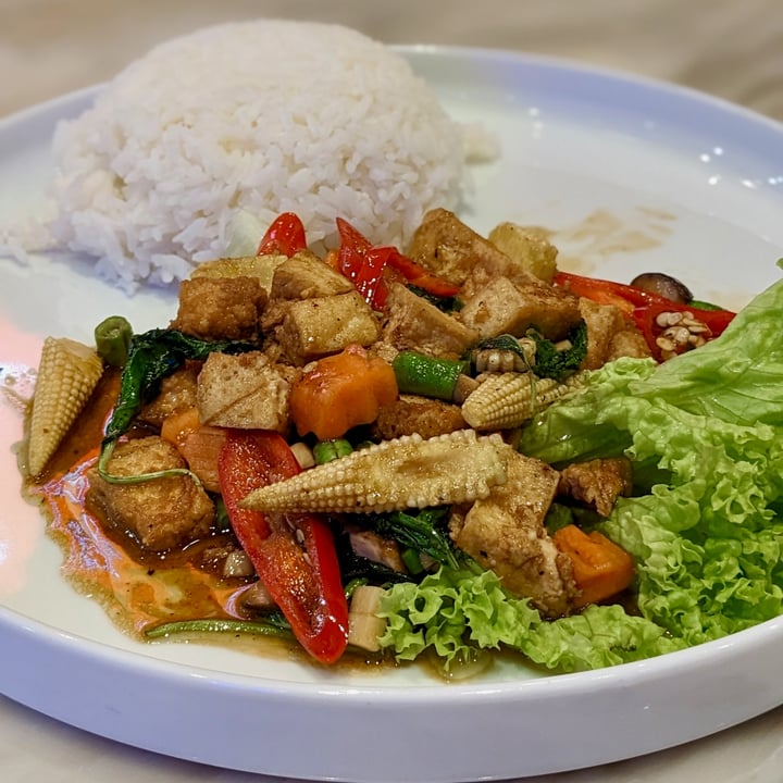 photo of Bangkok Jam Great World City Stir-fried Basil Tofu and OnlyEg with Thai Jasmine Rice shared by @xinru-t on  28 Feb 2023 - review