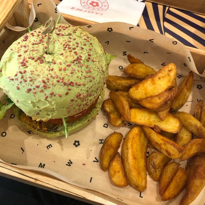 photo of Flower Burger Elf Burger shared by @hachi on  29 Jan 2023 - review