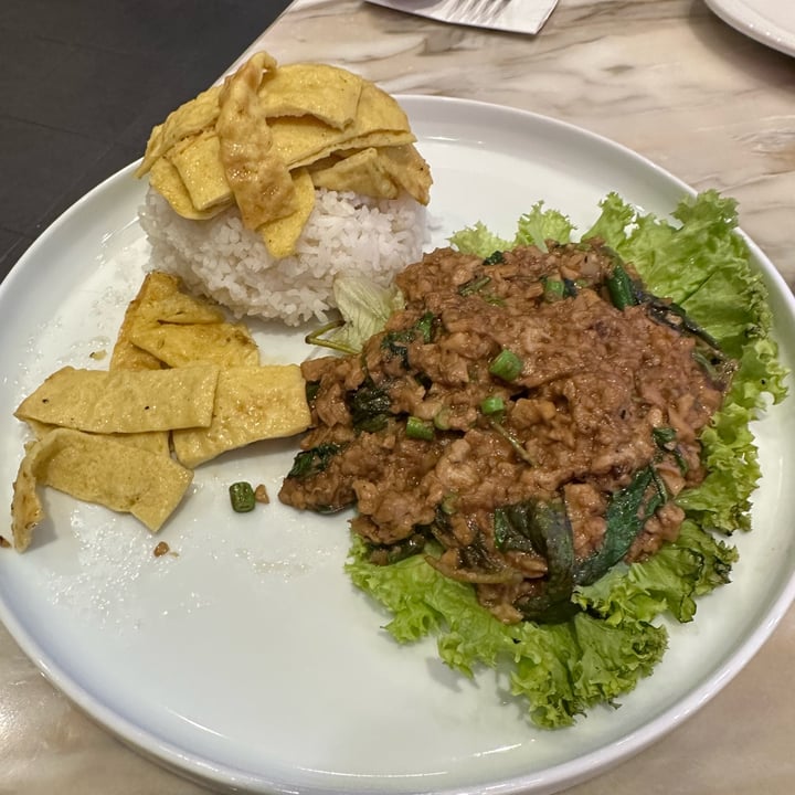 photo of Bangkok Jam Great World City Basil Chicken with OnlyEg shared by @browngirlvegan on  04 Feb 2023 - review