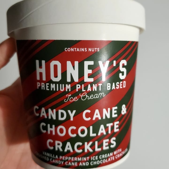 photo of Honey's premium plant based ice cream Candy Cane & Chocolate Crackle shared by @whatacuriousnotion on  28 Dec 2022 - review