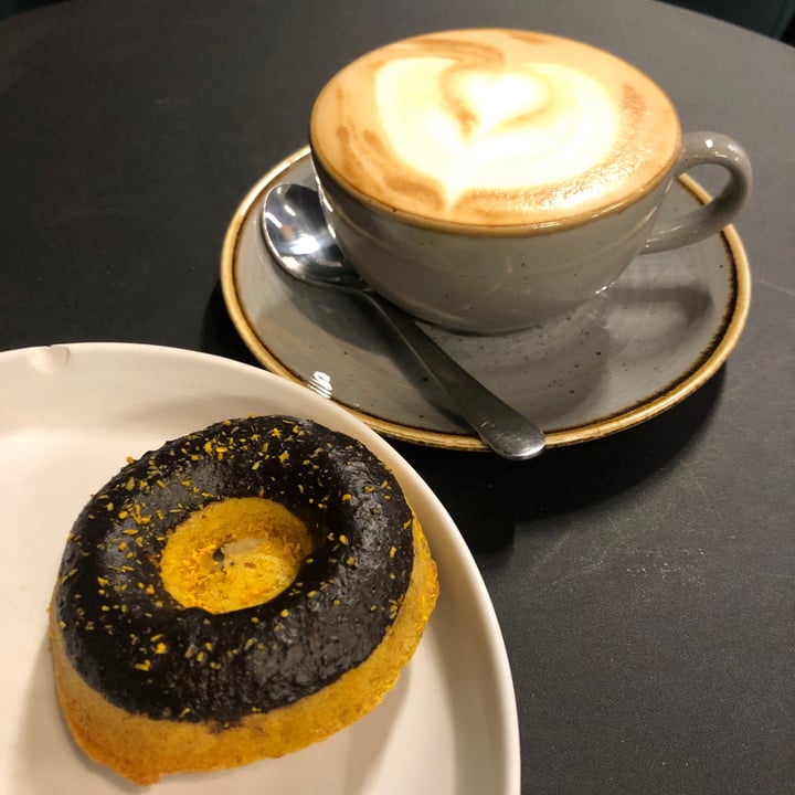 photo of Scheckter's RAW Cape Quarter Coffee & Donut Special shared by @mothercitymatt on  30 Jul 2023 - review