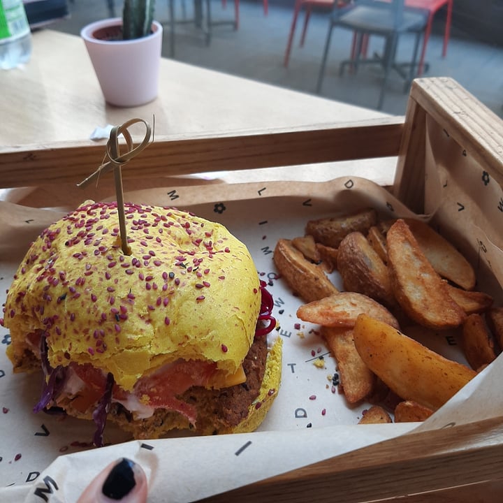 photo of Flower Burger Barrow Burger shared by @spina on  27 May 2023 - review