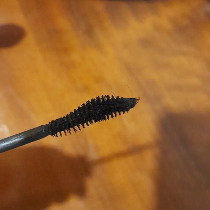 photo of Essence  lash princess volume mascara shared by @giulipimpiveg on  09 Aug 2023 - review