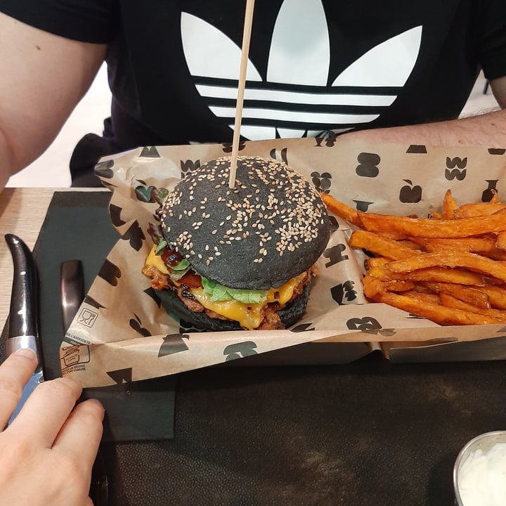 photo of Impact Food Smoked Burger Beyond shared by @giuliaheart89 on  17 Jun 2023 - review