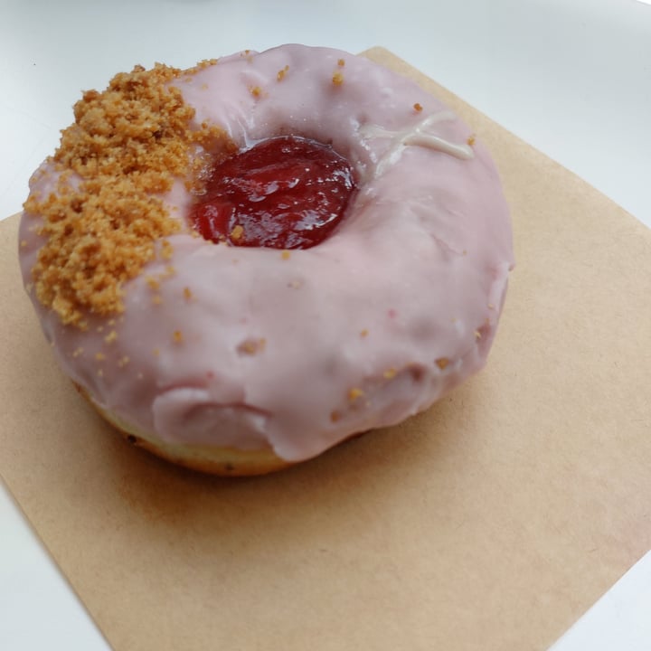 photo of Crosstown Marylebone - Vegan Doughnuts & Coffee strawberry cheesecake shared by @avsimona on  07 Jan 2023 - review