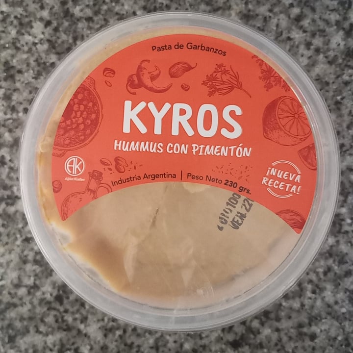 photo of Kyros Hummus con Pimentón shared by @maracarolina on  25 Dec 2022 - review