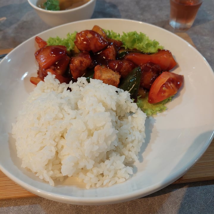 photo of nomVnom Tai Seng Sweet And Sour Chickless Rice shared by @jgomez on  30 Jul 2023 - review