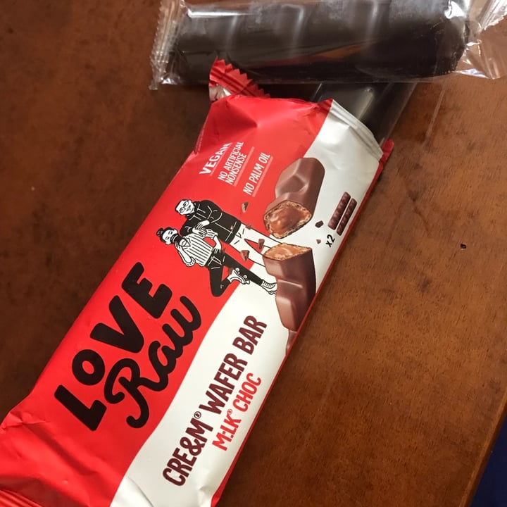 photo of LoveRaw Cre&m Wafer Bar Milk Choc shared by @francescav on  25 Dec 2022 - review