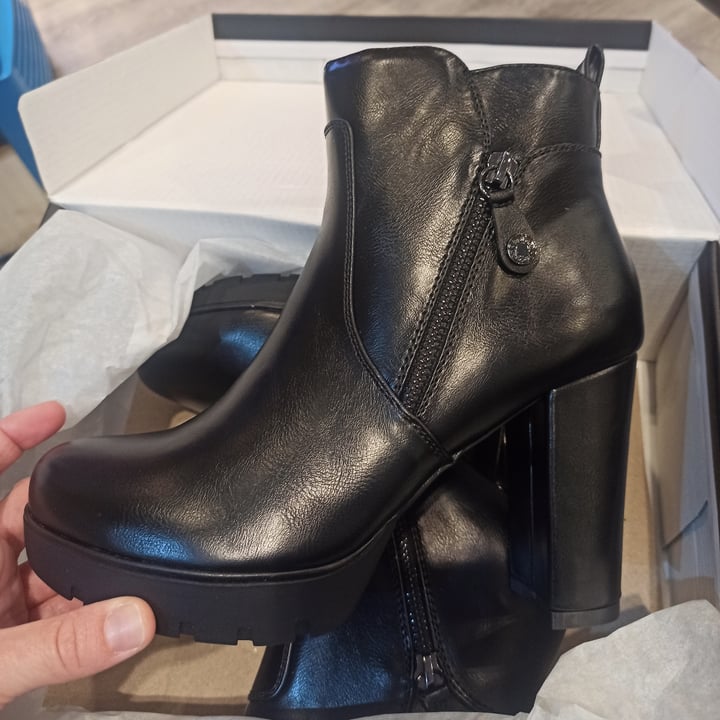 photo of Refresh Botas Black shared by @dess201089 on  18 Jan 2023 - review