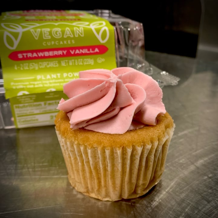 photo of Just Desserts San Francisco Vegan Strawberry Vanilla Cupcakes shared by @groovyfatvegan on  14 Apr 2023 - review