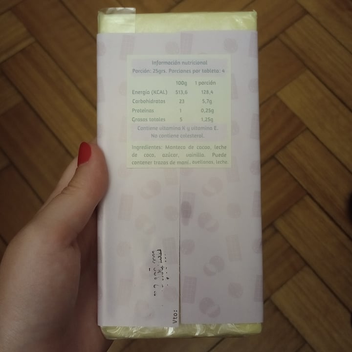 photo of Cocoa Plant Based Chocolate Blanco shared by @cerezaazul on  16 Feb 2023 - review