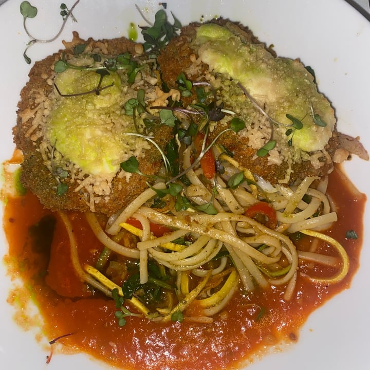 photo of Kres Chophouse “Chicken” Seitan Parmesan shared by @feliciam on  05 Feb 2023 - review