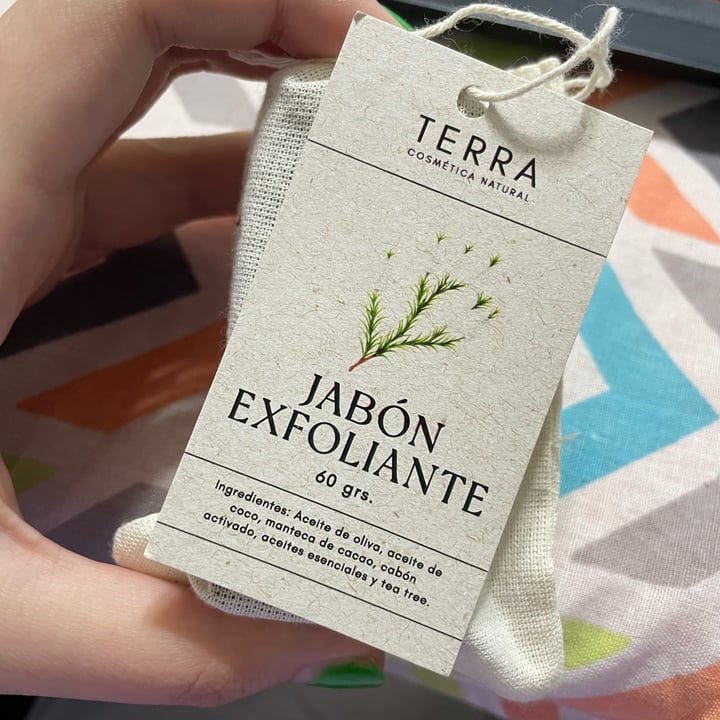 photo of Terra Cosmética Natural Jabón Exfoliante de Carbón Activado shared by @natiorellana on  10 Apr 2023 - review