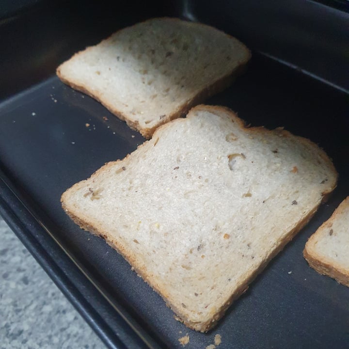 photo of Swissbake Multigrain loaf shared by @mushroomtarian on  28 May 2023 - review