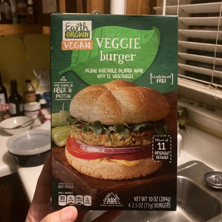 photo of Earth Grown Veggie Burger shared by @taysavage on  02 Feb 2023 - review