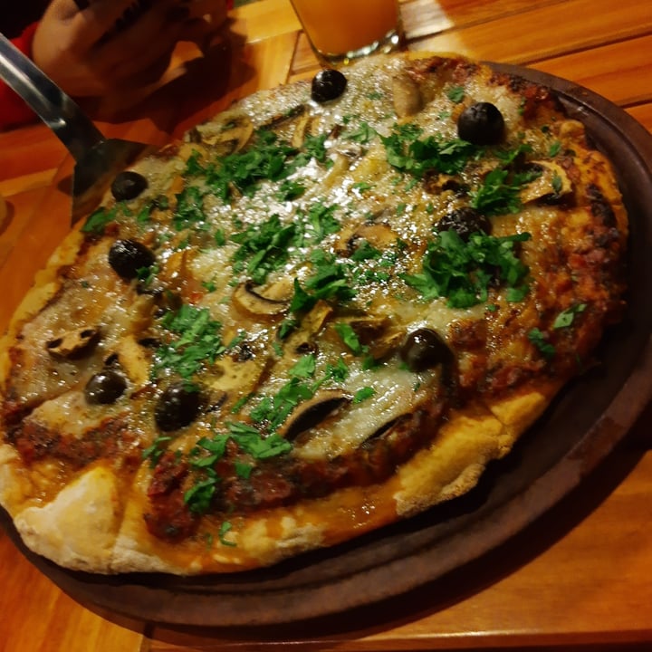 photo of Oso Blanco café de especialidad Pizza champis shared by @tinchotomatito on  20 Apr 2023 - review