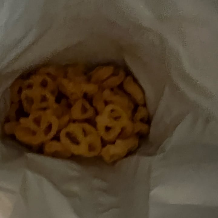 photo of UNIQUE snacks puffzels aged cheddar shared by @allycat38 on  08 Jun 2023 - review
