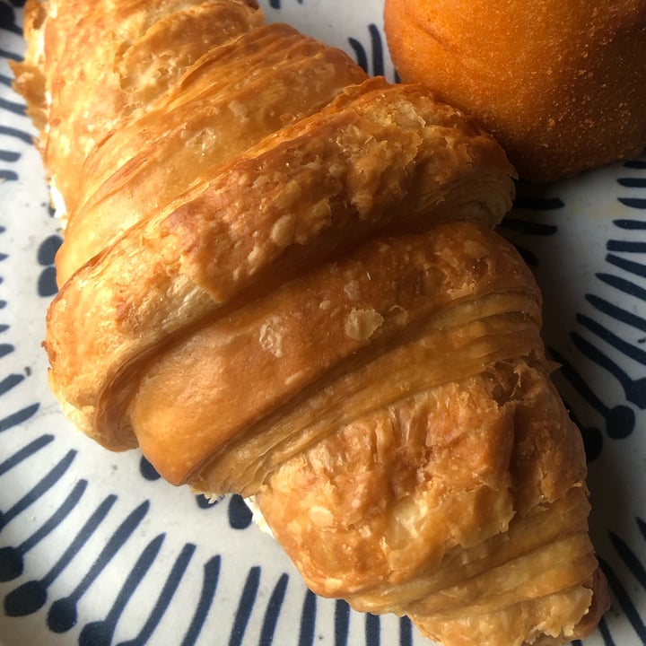 photo of We Can Veg It croissant Com Queijo shared by @leirykelly on  20 Jun 2023 - review