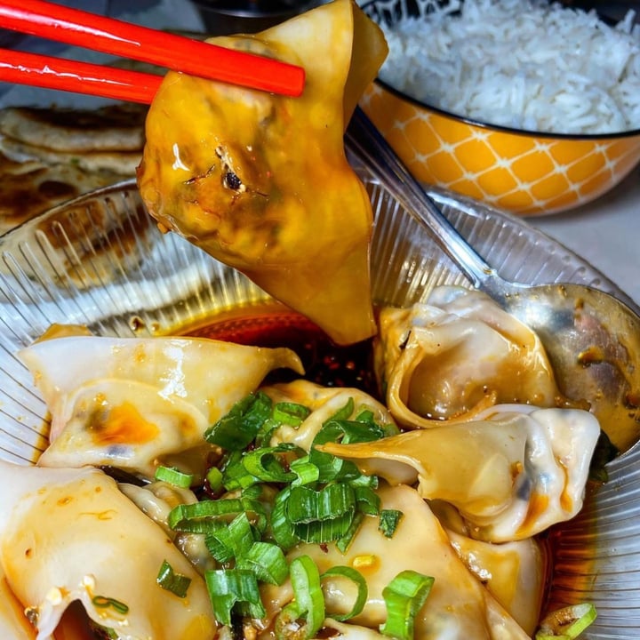 photo of Spicy Moon Vegan Szechuan Wontons in Chili Oil shared by @alexesposito on  09 May 2023 - review