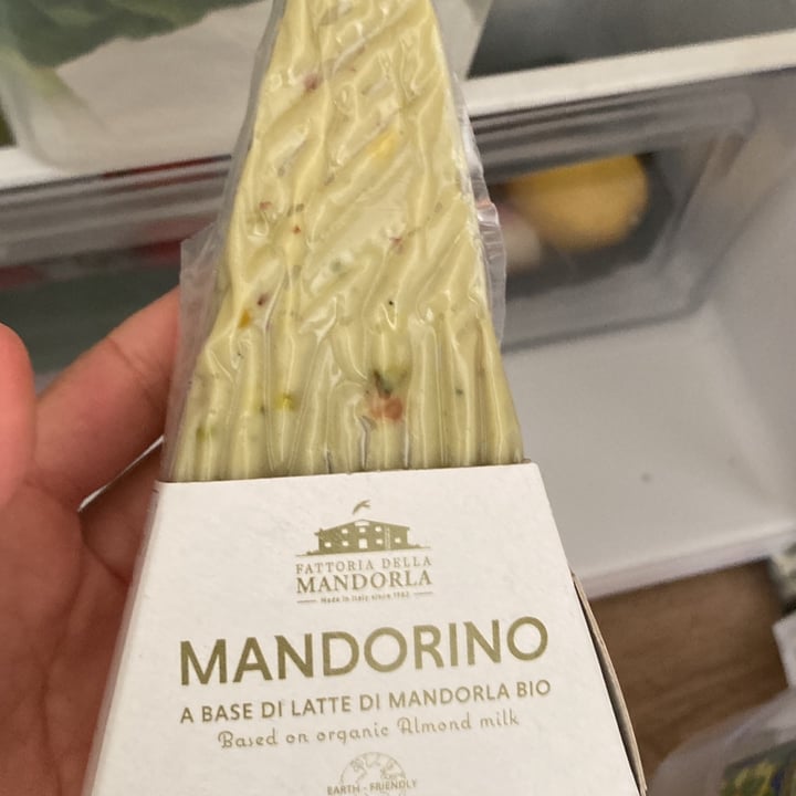 photo of La fattoria della mandorla mandorino al pistacchio shared by @merimeri on  23 Apr 2023 - review