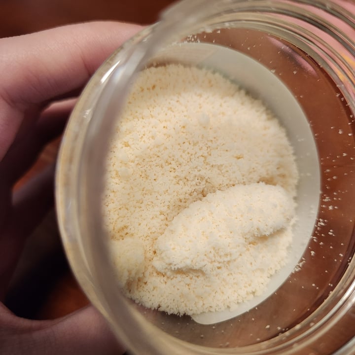 photo of Follow Your Heart Dairy-Free Parmesan Grated Cheese shared by @lizzib on  27 Feb 2023 - review