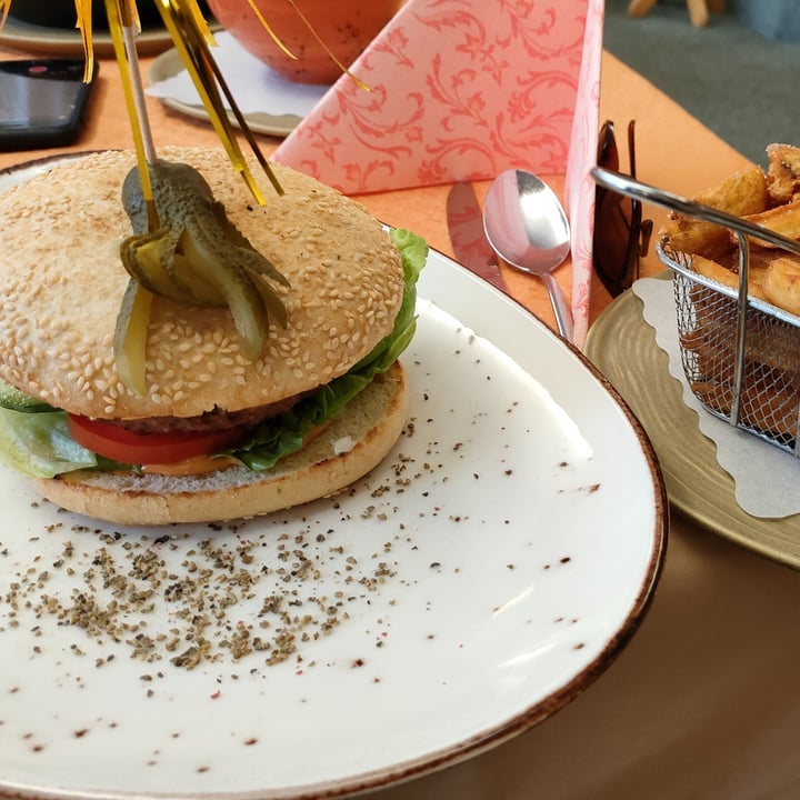photo of Hotel Styrolerhof Veganer Burger shared by @gingerj on  16 Aug 2023 - review