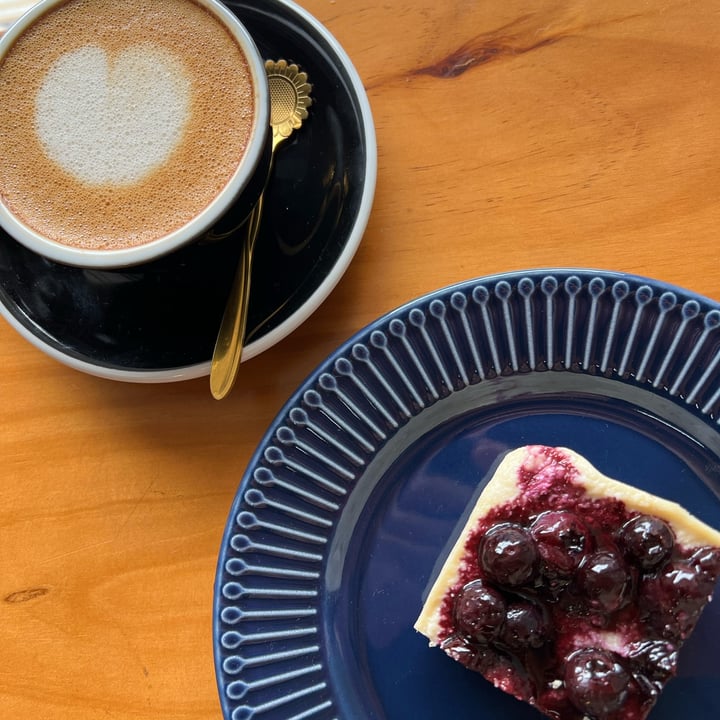 photo of Puck Provisions blueberry cheese cake shared by @patrickkth on  07 Apr 2023 - review