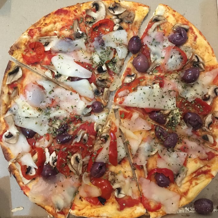 photo of Nom Nom Vegan Pizza shared by @sylvacharm on  22 Jul 2023 - review