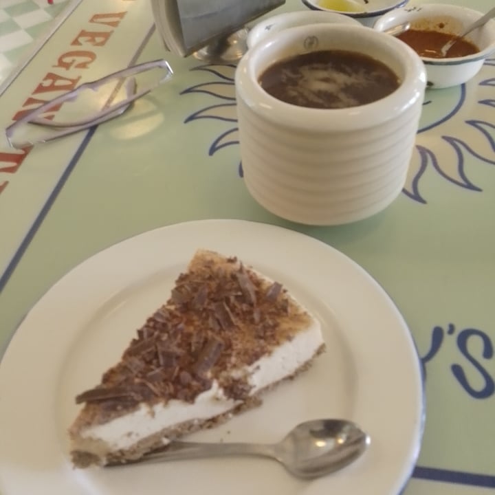 photo of Groovy's Taquería Vegana Cheesecake De Chocolate shared by @angelicadhays on  07 Jan 2023 - review