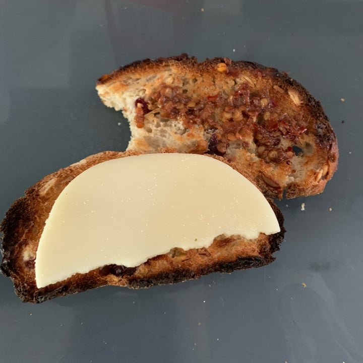 photo of Violife Mozzarella Flavour Slices shared by @unejanie on  13 Aug 2023 - review