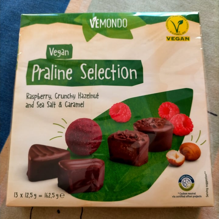 photo of Vemondo Vegan praline selection shared by @aquiles on  12 Feb 2023 - review