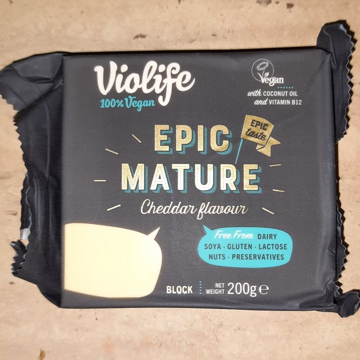 photo of Violife Epic Mature Cheddar Block shared by @srtaflexiespagueti on  01 Jul 2023 - review