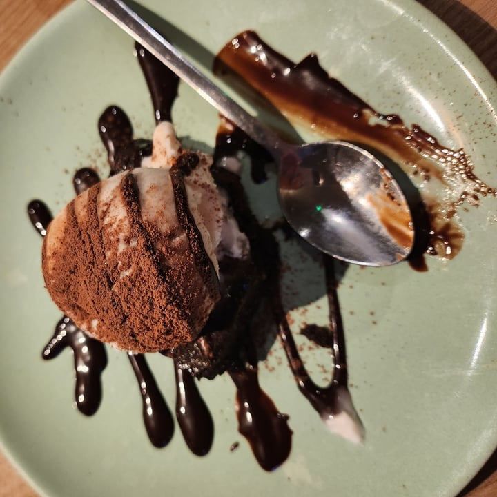 photo of Purezza - Vegan Pizza Camden Salted Caramel Brownie shared by @gabriellademartino on  05 May 2023 - review