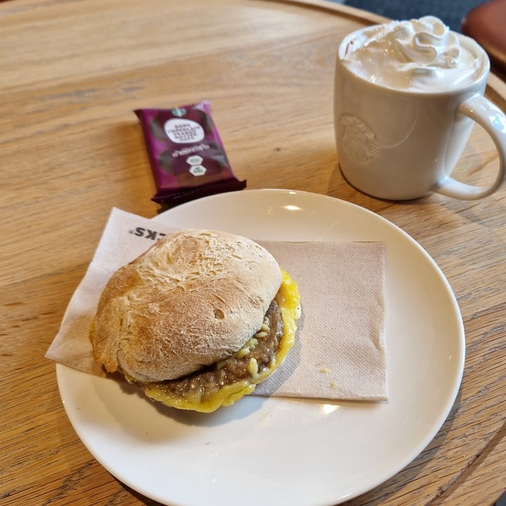 photo of Starbucks Beyond Burger shared by @lindaveg on  25 Feb 2023 - review