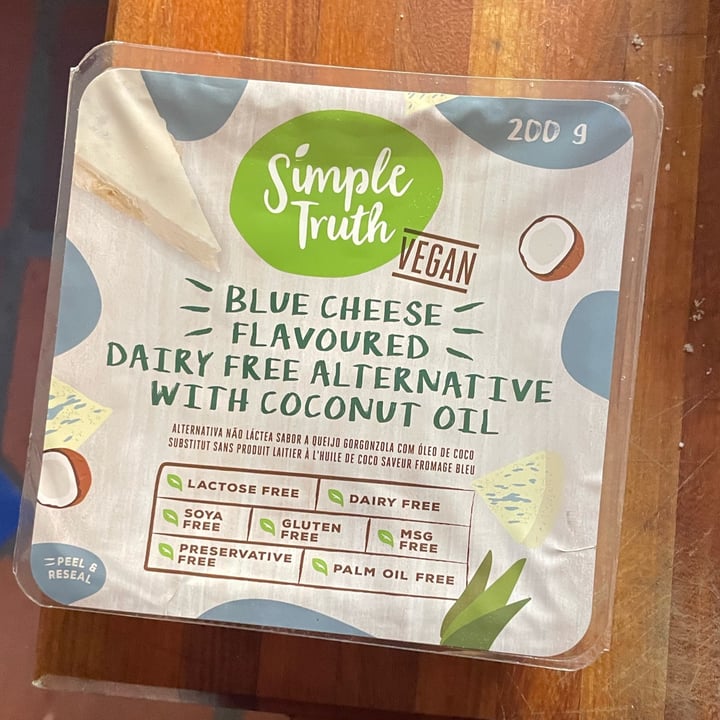 photo of Simple Truth Blue cheese flavoured Dairy free alternative shared by @thehumblechickpea on  29 May 2023 - review