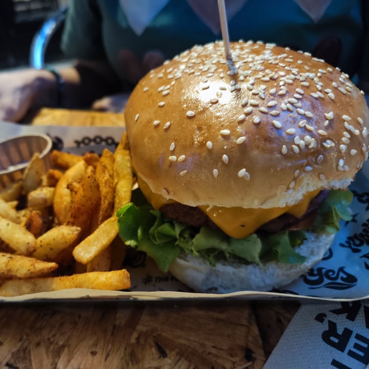photo of Mad Mad Vegan Hamburguesa Dirty Philly shared by @martate on  28 Jul 2023 - review
