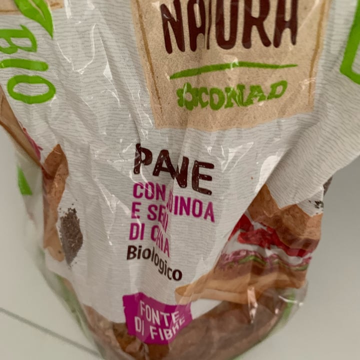 photo of Verso Natura Conad Veg Pane Con Quinoa E Semi Di Chia shared by @luisaf on  27 Mar 2023 - review