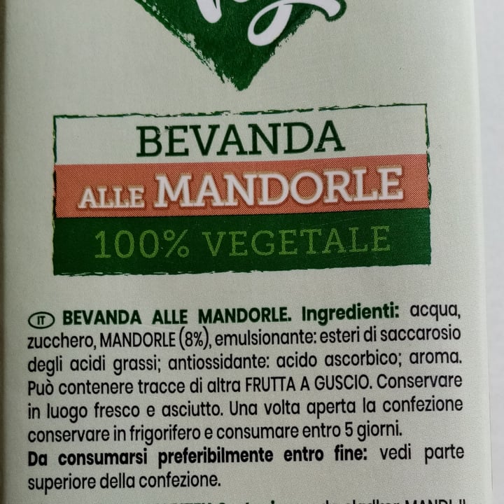 photo of Amo Essere Veg bevanda alle mandorle shared by @valeveg75 on  03 Jun 2023 - review