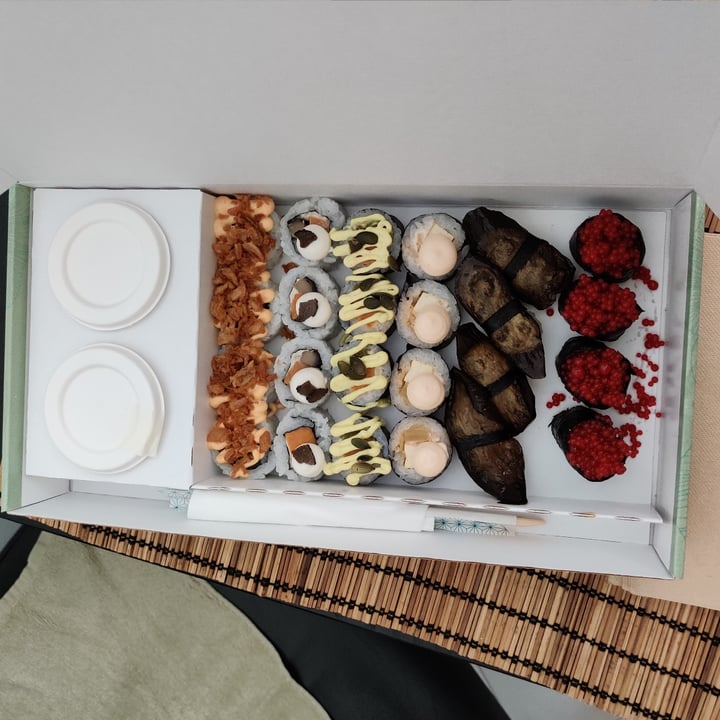 photo of EssenzaSushi box tasty estiva shared by @eikelorents on  15 Jul 2023 - review