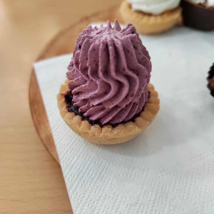 photo of Efrem - Caffetteria, Pasticceria, Cucina pasticcino ai frutti di bosco shared by @charlie98 on  14 Mar 2023 - review