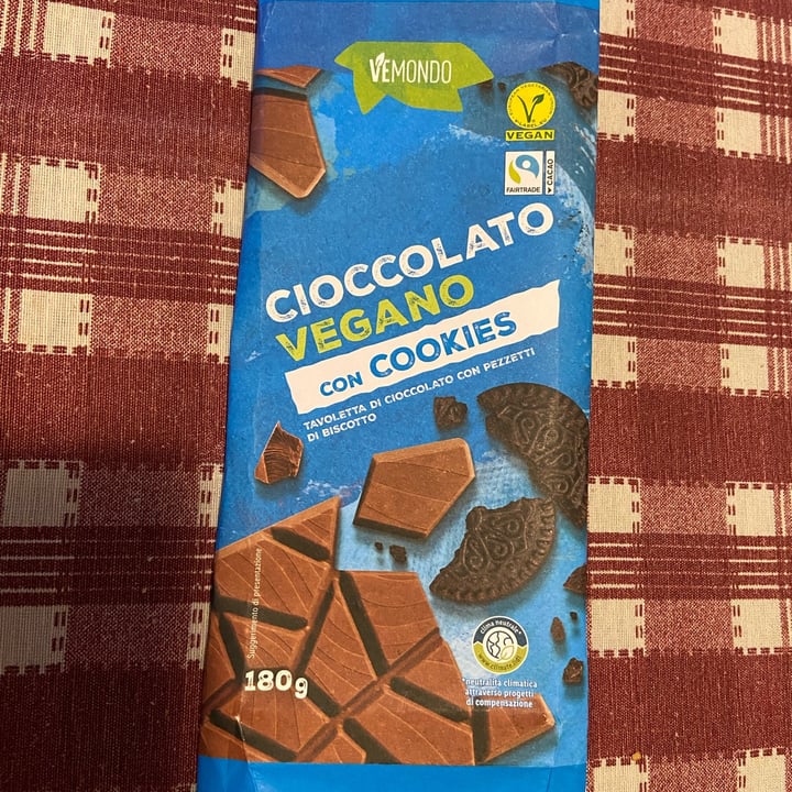 photo of Vemondo Cioccolato vegano con cookies shared by @papero84 on  27 Jan 2023 - review