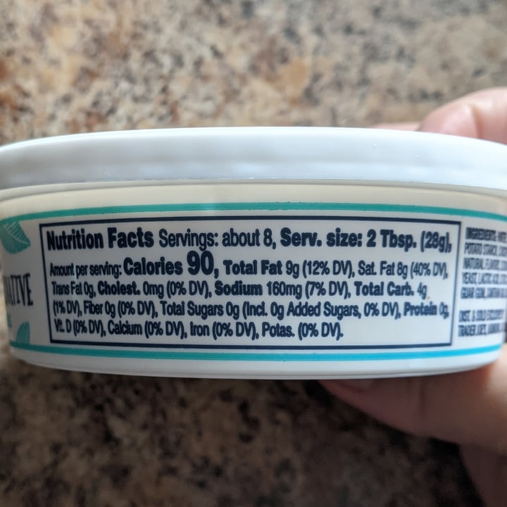 photo of Trader Joe's Vegan Cream Cheese Alternative shared by @oolaf-13 on  02 Feb 2023 - review