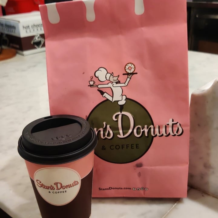 photo of Stan's Donuts Vegan chocolate donut shared by @nadiammg1 on  08 Jan 2023 - review